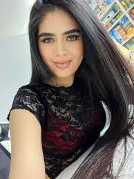 Nasrin Anvar's Instagram, Twitter & Facebook