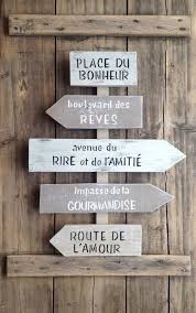 Sur Commande Panneau De Direction Personnalisable Avec Fleches En Bois De Palette Peinture Craquelee Panneaux Direction Fleche En Bois