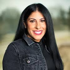 Rasha Thomas's Instagram, Twitter & Facebook