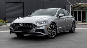 Transferring up a league doesn't always bring success. Sonata Vs Accord Pros And Cons Of The New Hyundai Against The Honda