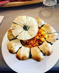 Sieht Das Nicht Aus Wie Gemalt Gestern Fand Unser Erster Kurbis Und Susskartoffel Kochkurs 2019 Statt Unsere Teilnehmer W Food Cheese Camembert Cheese