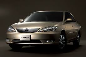 トヨタ自動車は2001年9月 1980年にリリースした セリカ カムリ から通算して7代目モデルとなる新型 カムリ xv30型 を発売しました 先代xv20型からプラットフォームを刷新し3代目 ウィンダム がベースとなり ボディサイズやホ トヨタ カムリ トヨタ トヨタ