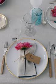 Table Depareillee Vaisselle Table Decoration De Table