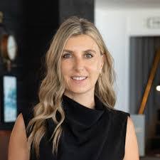 Allison Mudge's Instagram, Twitter & Facebook