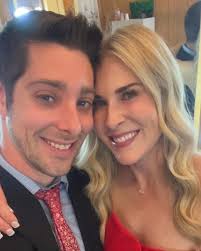 I love conspiracy theories and, folks, we've got ourselves a great one here