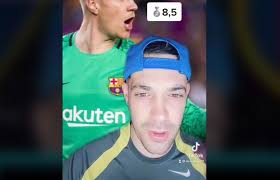 David Abad, el pinteño que arrasa en Tik Tok hablando de fútbol
