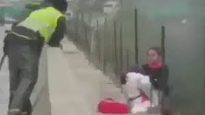 Video Horrifying Moment Mother Leaps Off Bridge With 10 Year Old Son Daily Mail Online