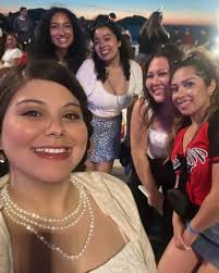 Este fin de semana terminamos nuestro año Folclórico 🥺 gracias a la danza  crecí, viaje, y tome riesgos cómo empezar mi licenciatura en danza  folclórica. Aprendí de grandes maestros de Mexico, que