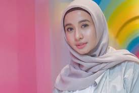 Temukan lagu terbaru favoritmu hanya di lagu 123 stafaband planetlagu. Baru Beberapa Hari Umumkan Perceraian Laudya Cynthia Bella Terciduk Lirik Penyanyi Tampan Sahabat Melly Goeslaw Sudah Move On Semua Halaman Hits