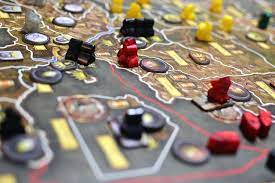 Instrucciones del juego segunda parte de este juego estilo risk online en el que tiene nuevas unidades y elementos, ya sabes que tienes que mover tus tropas de manera que ganes al rival en las. De Grandes Clasicos A Novedades Que Nos Han Enganchado 27 Juegos De Mesa Recomendados Por Los Editores De Xataka