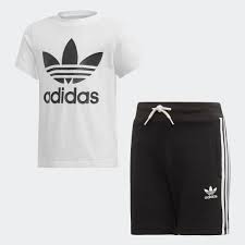 Tendance phare de la modosphère, le pantalon de jogging ne se parade plus uniquement en salle de sport et est devenu une véritable pièce tendance avec la mode sportwear et streetwear. Jogging Adidas Noir Et Rose Femme