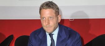 Lapo elkann was spotted living it up in brazil with his model girlfriend on thursday. Lapo Elkann Vicino Il Matrimonio Con La Bella Joana Ticinonline