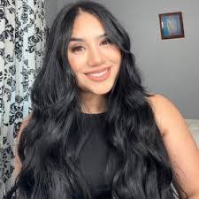 Alexis Burr's Instagram, Twitter & Facebook