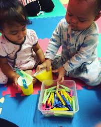 Kemahiran motor halus dipengaruhi oleh 3 elemen utama iaitu kekuatan jari untuk memegang sesuatu objek. Joys Child Care Centre On Twitter Cawangan Sri Gombak Aktiviti Mengepit Pada Cawan Kertas Perkembangan Deria Motor Halus Bahasa Awal Matematik Dan Pemikiran Logik Objektif Memberikan Latihan Kepada