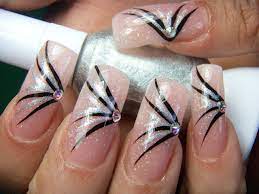 Las uñas decoradas son básicamente uñas postizas que se pueden adherir a la uña real. Coral Lineas Best Nail Art Designs Christmas Nails Acrylic Festive Nail Art