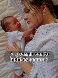 El Bebe Duerme Con Papa