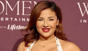 Annie Gonzales's Instagram, Twitter & Facebook