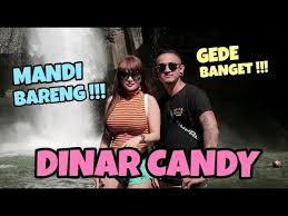Staf dari museum berpikir bahwa artefak yang sudah berumur 221 tahun itu bisa diperbaiki. Mandi Bareng Dinar Candy Tumpah Youtube