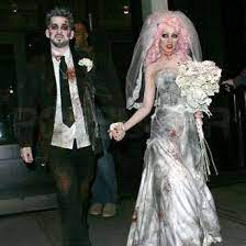 The Most Fab Halloween Costumes Of Yesteryear Halloween Bride Costumes Cool Halloween Costumes Scary Couples Costumes