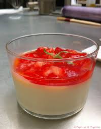 Pana Cotta Au Chocolat Blanc Fraises A La Verveine Recette Avec Des Fraises Fraise Au Chocolat Alimentation