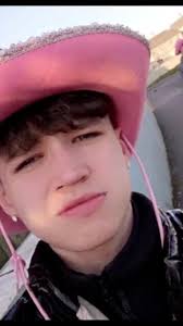 @kaleum smylie chatting up everyone 💯