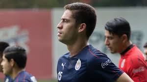 A pesar que el partido arrancó con un gol temprano de ortiz a los 2 minutos de juego, el duelo fue lento y algo soso, poco emotivo. Santiago Ormeno El Futbolista Que Rechazo Chivas Y Goleo A America En La Eliga Mx