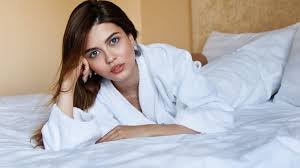 Saya mau cerita pengalaman malam pertama sahabat saya sewaktu sma dina, yang menikah dengan seorang polisi berpangkat kapten (sekarang akp). Dear Cewek Penasaran Tentang Malam Pertama Dapatkan Jawabannya Di 5 Pembahasan Ini