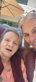 Linda Alonge's Instagram, Twitter & Facebook