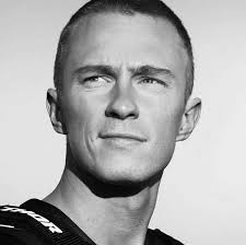 i watch outer banks for the plot” the plot: