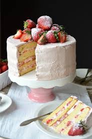 Strawberry Sponge Cake With Strawberry Cream Frosting Mama Ia Blog Strawberry Cakes Strawberry Layer Cakes Savoury Cake