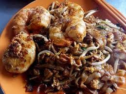 You'll find many versions of char kway teow in various regions in southeast asia but many people from all over asia travel to penang just to indulge in a plate of the real deal. Emmymazli Char Kuey Teow Paste Dan Cara Masak Char Kuey Teow Easy Chinese Recipes Asian Recipes Recipes