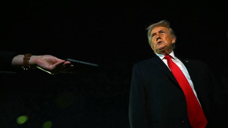 Trump blindsides UK's Starmer with blast at 'stupid' Chagos Islands deal – POLITICO