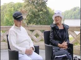 I dag är det skådespelaren lia boysens dag. Stjarnorna Pa Slottet Med Jonas Gardell Del 1 Youtube