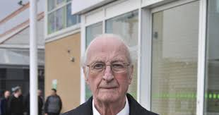 Poppy seller Robert Laidlaw meets his 26-year 'duty' in Clydebank