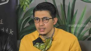 Rumah pribadi irwansyah diketahui dipasangi plang penyitaan oleh pihak bank. Irwansyah S Defamation Case Report Raised To Investigation Level