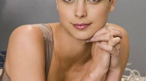 Deadpool : Morena Baccarin (Homeland) rejoint Ryan Reynolds