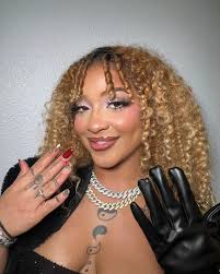 A perfect brow lamination & tint, Book today because you deserve it ✨ Brow/  lash lift services will be in the link in my bio. All makeup inquiries  please DM ❣️ #sanantoniobrows #