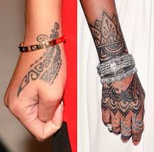 Henna Inspo Rihanna Tattoo Handtattoo Rihanna Hand Tattoo Hamsa Hand Tattoo Tattoos