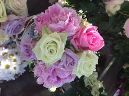 La mamma, la nonna una zia o la sorella, se conosci già i suoi gusti non avrei problemi a trovare il bouquet perfetto. Fiori Da Regaare A Una Donna Jpg La Finestra Di Stefania