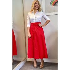 The same day, she also shifted with him into a flat in south london. Holly Willoughby S Latest Instagram Pictures Photos Images Gallery 63475