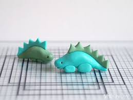 How to make a dinosaur tail. 11 Creative Dinosaur Crafts To Make