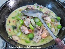 Garang asem adalah masakan berbahan dasar ayam potong yang dimasak dengan santan lau dibungkus daun pisang. Kumpulan Materi Pelajaran Dan Contoh Soal 8 Resep Garang Asem Ayam Santan Khas Solo