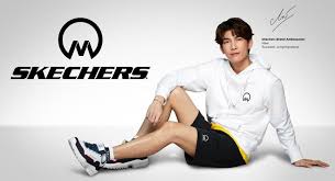 Tetapi bila aku sudah mencapai tahap klimaks kerana permainan lidah lelaki tua itu diklitorisku, di bangun dengan cepat dan menyuakan kemaluannya kearah kemaluanku. Skechers And Mew Suppasit Launches Special Collaboration