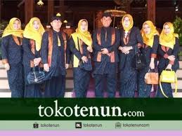 Meskipun belum dicuci, mereka memakai baju tenunnya saat kami. 9 Tenun Jepara Wa 085859122388 Jual Tenun Troso Kain Baju Terbaru Ideas Jepara Ikat Cari