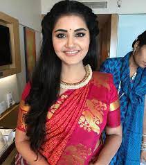Top 10 South Indian Style Hairstyles For Round Faces Keep Me Stylish South Indian Hairstyle Indian Hairstyles For Saree Simple Hairstyle For Saree