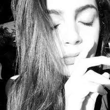 Mirna Andrade's Instagram, Twitter & Facebook