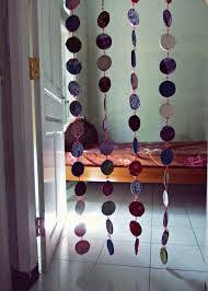 Siapa sangka, stik es krim juga bisa jadi hiasan kamar yang cantik dan bermanfaat? Cara Membuat Tirai Pintu Kamar Dari Kertas Model Rumah Minimalis 2020