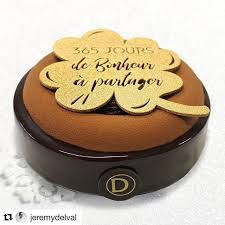 Repost Jeremydelval L Europhie Trefle Pour Bien Commence L Annee Sur Une Note Chocolate Dalloyauparis Croustillan Pastry Desserts Desserts Organic Wine