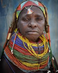 Die europäische menschenrechtskonvention (emrk) gewährleistet die grundrechte wie das recht auf leben, das verbot der folter, das recht auf freiheit und sicherheit, das recht auf einen gerechten prozess und auf achtung des privaten oder familienlebens, die meinungsäusserungsfreiheit oder das verbot der diskriminierung. Pin Auf The Mumuhuila Of Angola Are A Proud People