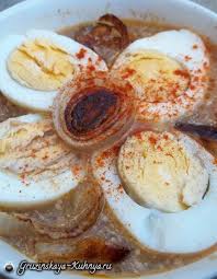 лаваш с крабовыми палочками и плавленым сыром и яйцом Recept Sacivi S Lukom I Varenymi Yajcami Vkusnyashki Varenoe Yajco Eda